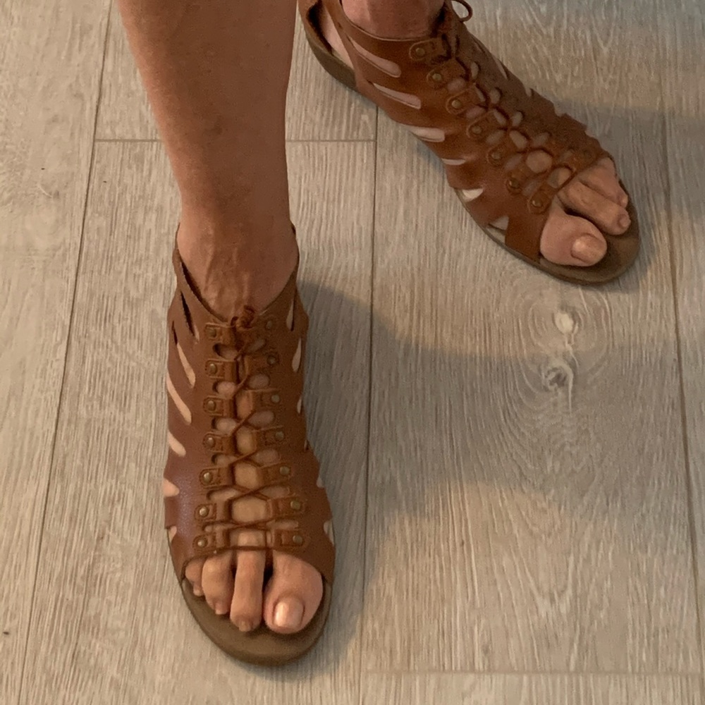 BareTrap Sandals size 12